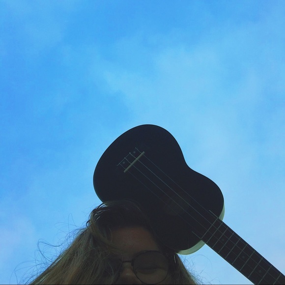 Meet your Posher, Emily - Picture 1 of 1